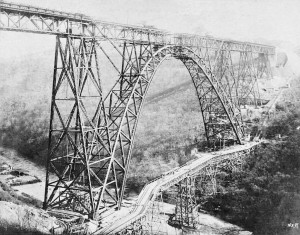 Müngstener Brücke, kurz vor der Fertigstellung. 26. Feb. 1897, © MAN-Museum und Historisches Archiv