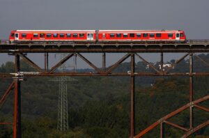 RB47 auf Müngstener Brücke, © Peter Hölterhoff