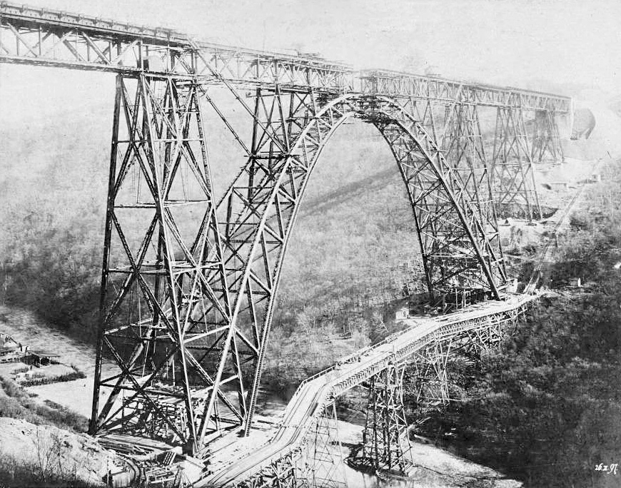 Die fast fertig gestelle Brücke am 26.02.1897, © MAN-Museum und Historisches Archiv